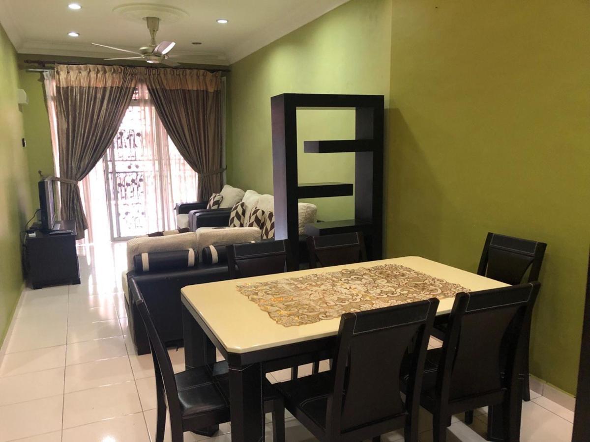 Holiday home Rosalinda At Senawang *
